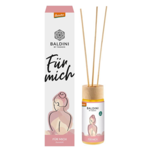 Räumlicher Duft von BALDINI in einer transparenten Flasche mit Holzverschluss und Duftstäbchen, dekoriert mit einem feminine Design.